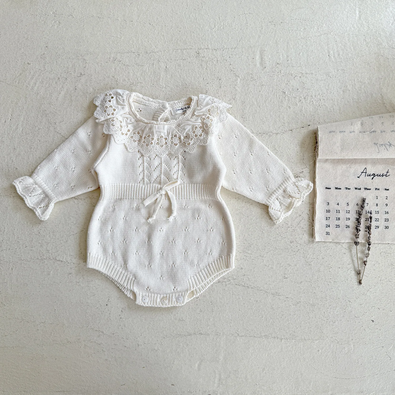 Body de punto para niña con cuello encaje – Ropa otoño infantil - imagen 3