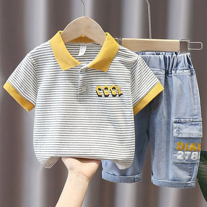Ropa de verano para niño pequeño, Tops de manga corta de algodón con letras a rayas informales a la moda coreana + pantalones vaqueros Boutique, ropa para niños B005