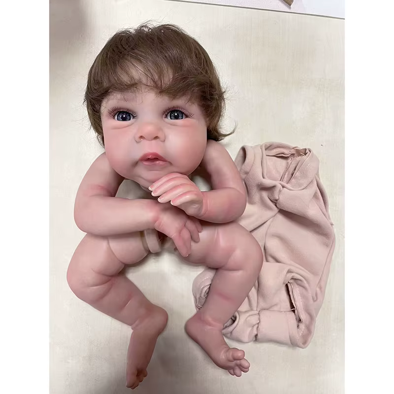 Kit manualidades Miley – Modelo realista pintado para niños - imagen 4
