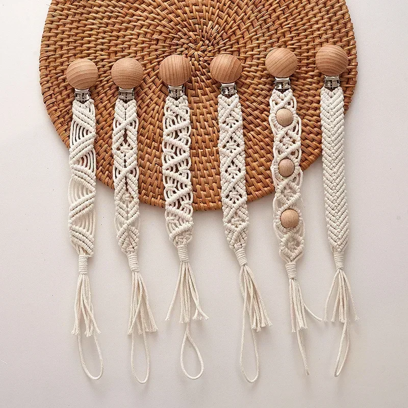 Cadena de chupete en ganchillo vintage artesanal algodón con borlas - imagen 3