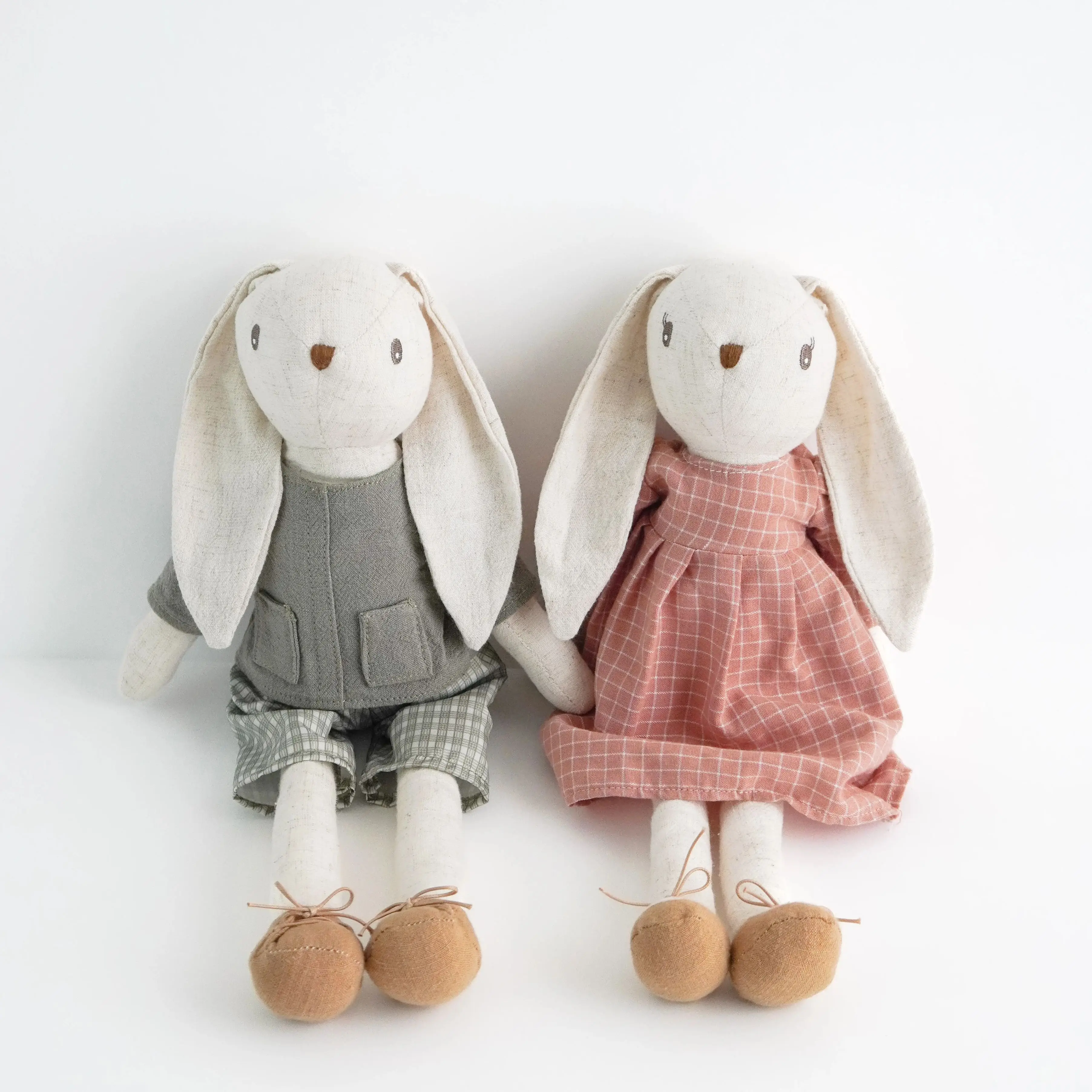 1 Uds. Decoración para habitación de niños, muñecos de conejo con monos y faldas, accesorios de fotografía, regalos relajantes para bebés, regalos de saludo para festivales - imagen 2