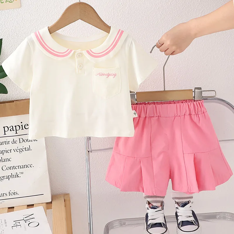Conjunto de verano bebé con camiseta manga corta y cuello de muñeca