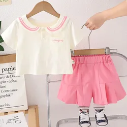 Conjunto de verano bebé con camiseta manga corta y cuello de muñeca