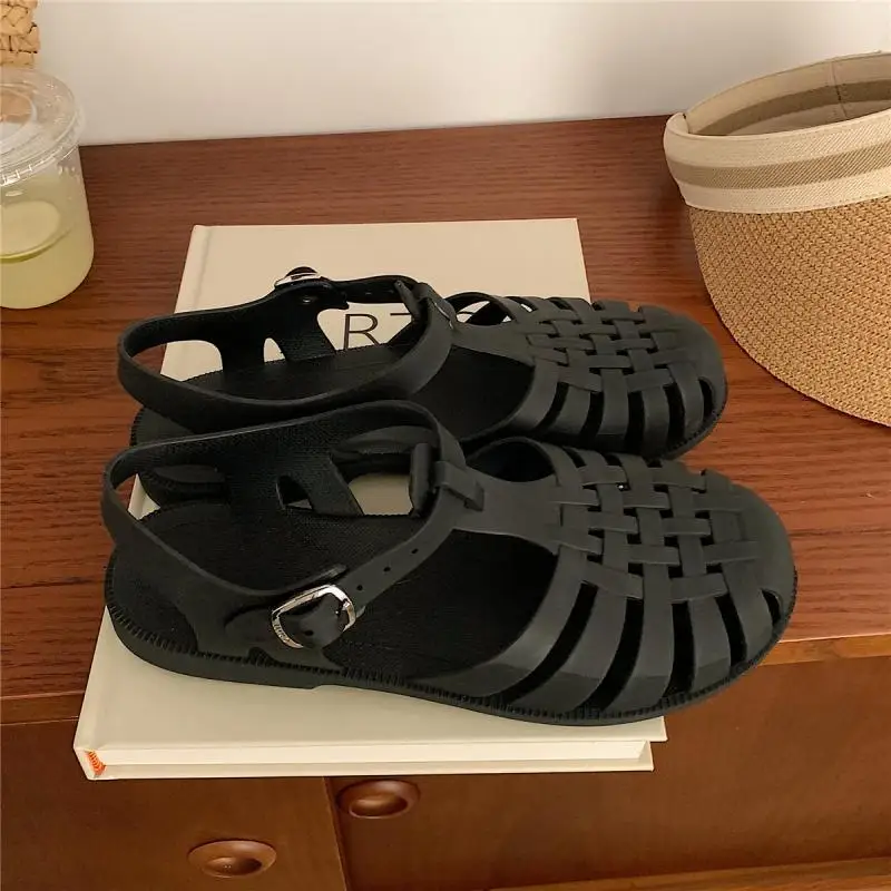 Cutout black