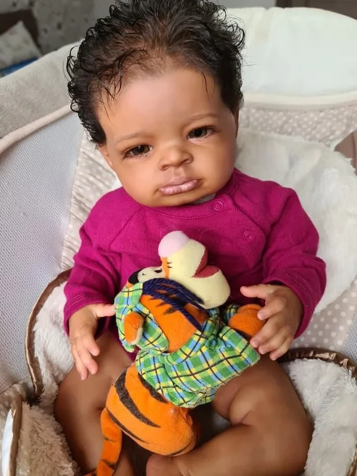 Lanny Reborn – Muñeca realista artesanal piel oscura - imagen 5