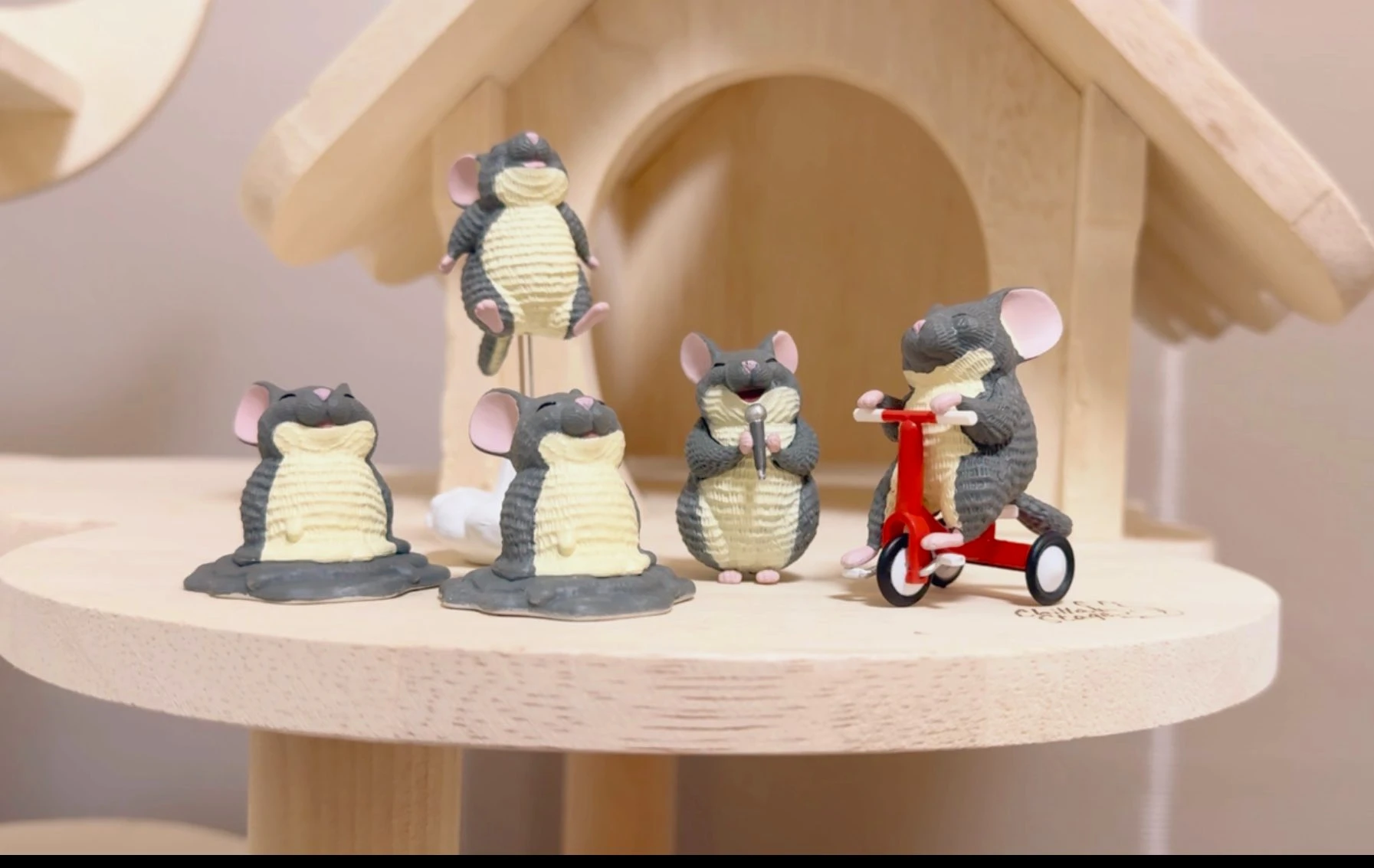 Koro Koro cápsula de juguete lindo Chinchilla con dignidad Part. 2 Jumping Melting Singing Riding Triciclo figuras de animales para mascotas de piel más densa - imagen 3