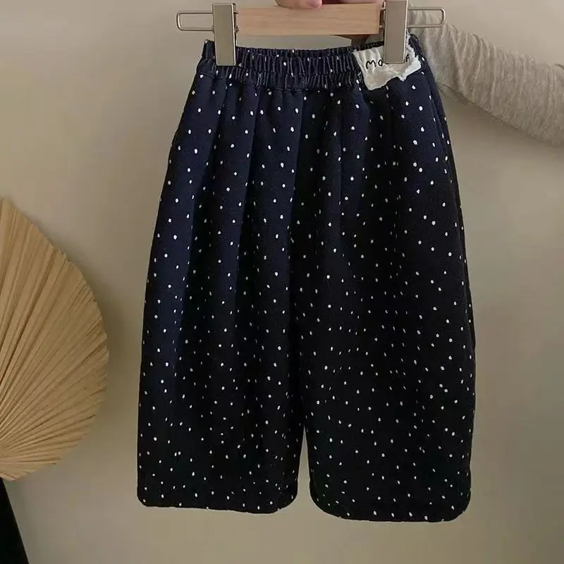 Pantalones coreanos de pierna ancha para niña de invierno 2025, lunares, forro polar grueso, cálido, agradable para la piel, elegante y versátil para uso diario