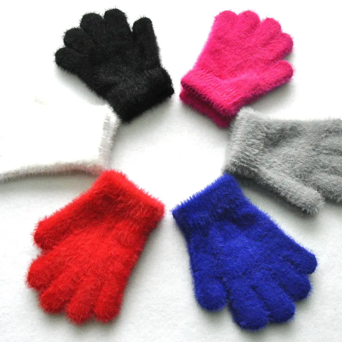 Nuevos guantes cálidos para niños de 3 a 6 años, guantes de invierno para bebés de imitación de marta, manoplas peludas de felpa gruesas sólidas con dedos completos, calentador de manos para otoño - imagen 4