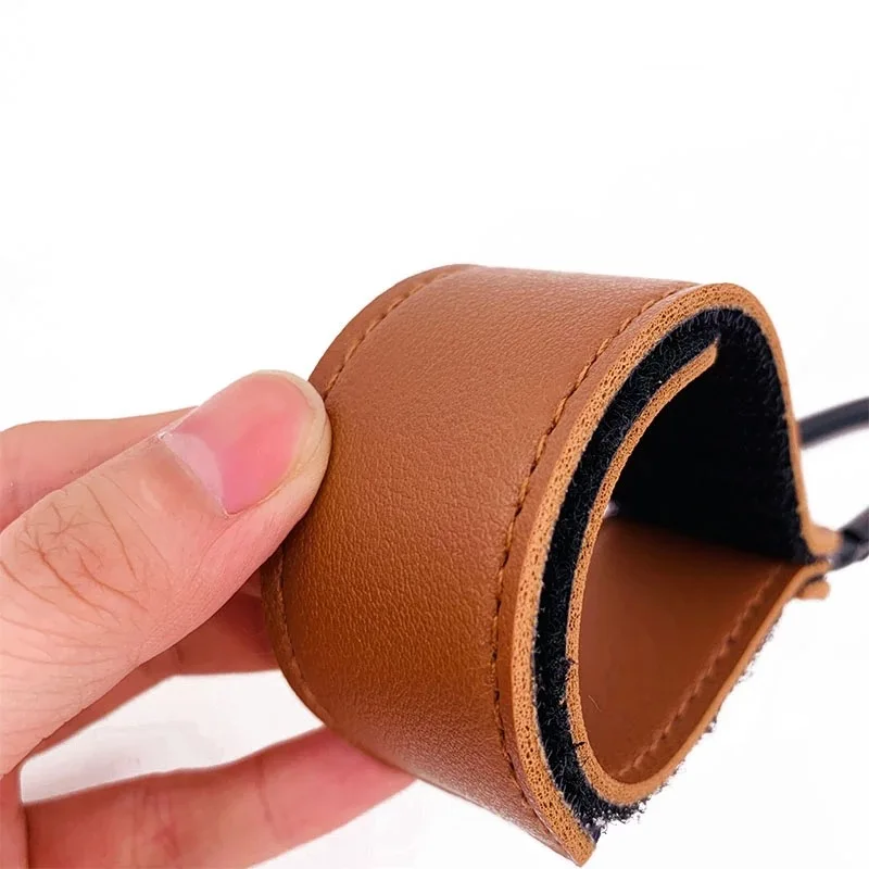 Gancho para cochecito de bebé, gancho ajustable de cuero PU para cochecito, organizador de carrito, colgador de bolsa de pañales, accesorios de viaje para niños y niñas, 1 Uds. - imagen 4