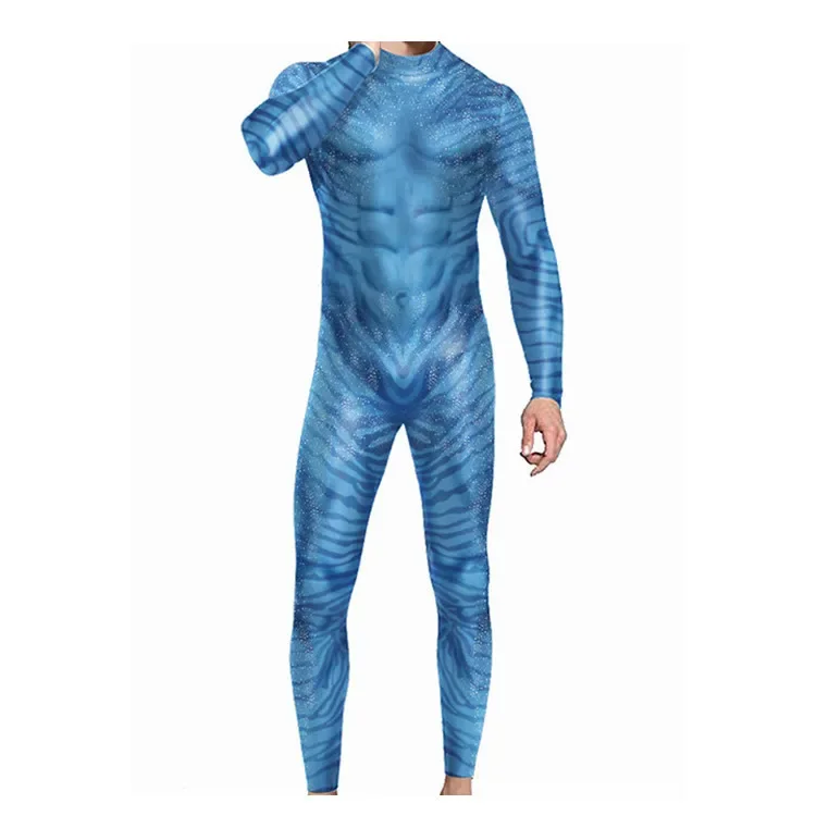 Un hombre con traje de cuerpo azul