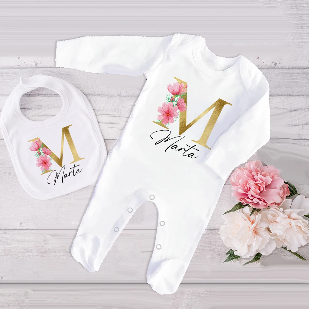 Mono y babero personalizado para bebé, conjunto de pelele y babero infantil de 2 piezas para recién nacido, traje de dormir para el Hospital, regalos para Baby Shower