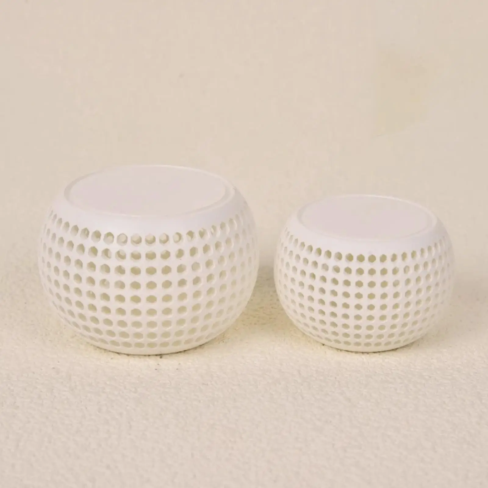 Mesa redonda para casa de muñecas a escala 1:12, mesita de noche hueca, mesa auxiliar para juego de imitación, muebles para casa de muñecas, modelo DIY, adorno de accesorios - imagen 4