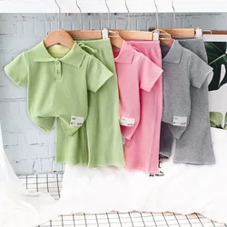 Conjunto infantil dos piezas de verano - camiseta acanalada y pantalón