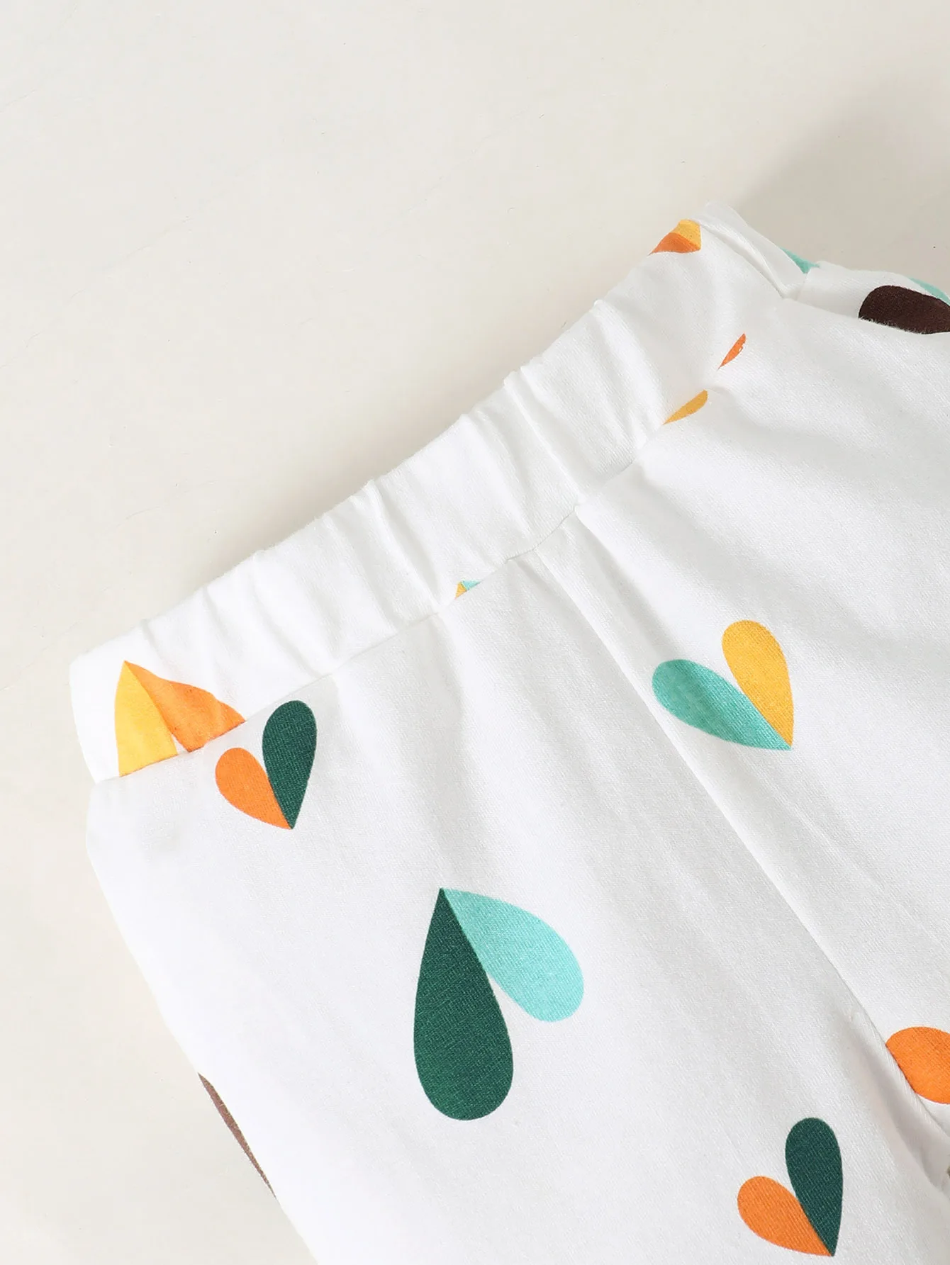 Conjunto bebé niña otoño – Blusa manga larga lazo y pantalón corazón