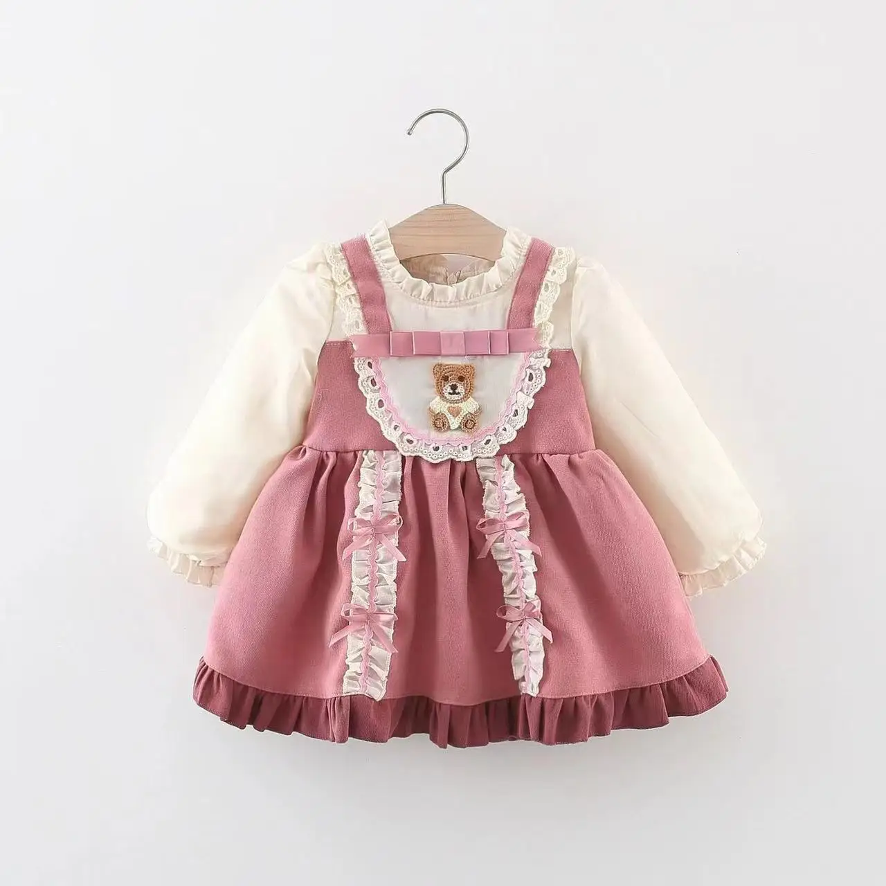 1570 Pink
