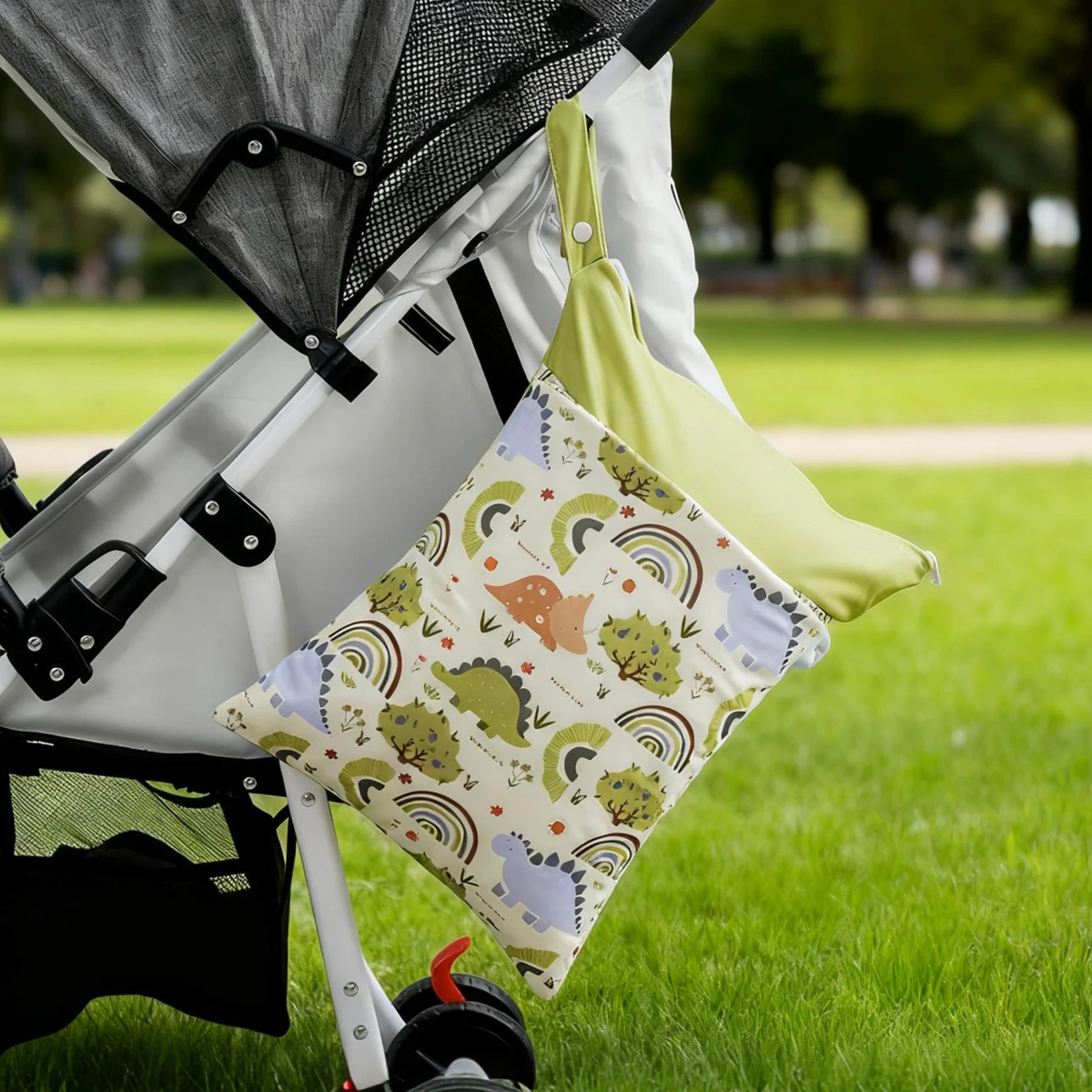 Bolsa de pañales impermeable lavable con compartimento seco y húmedo - imagen 3