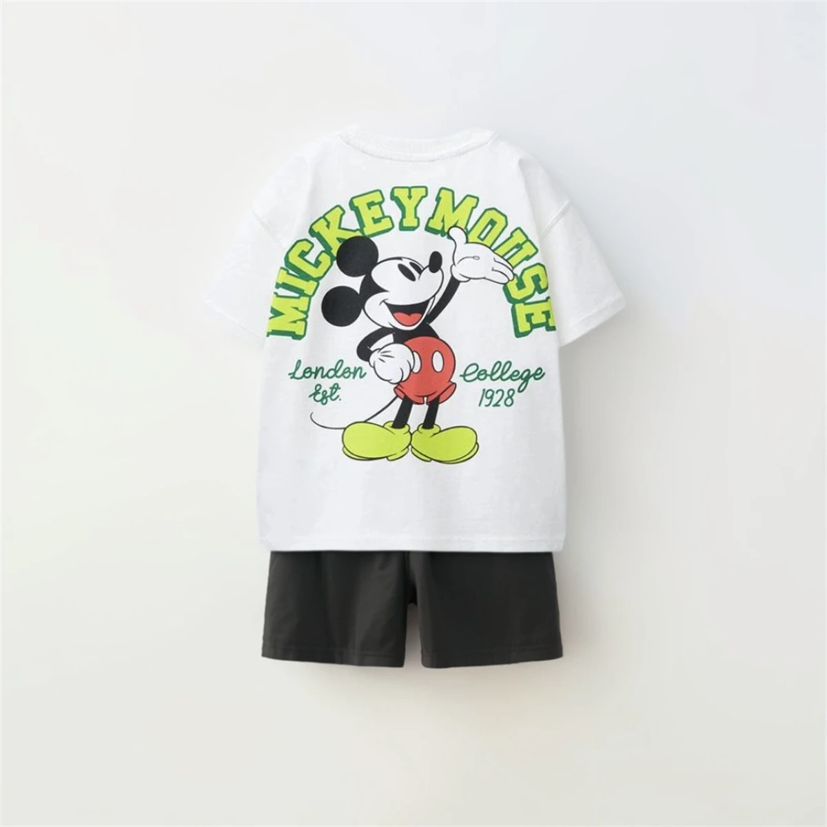 Preciosa camiseta + conjunto corto de 2 piezas, camisetas de verano 2026 para niños, pantalones cortos simples y versátiles, trajes de manga corta, ropa de nuevo diseño para niños