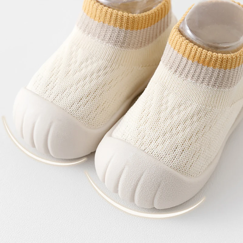 Nuevo calcetín interior para niños pequeños, zapatos para recién nacidos, niños, invierno, suela suave de algodón, calcetín para niñas, suela de goma, calcetín divertido para niños - imagen 4