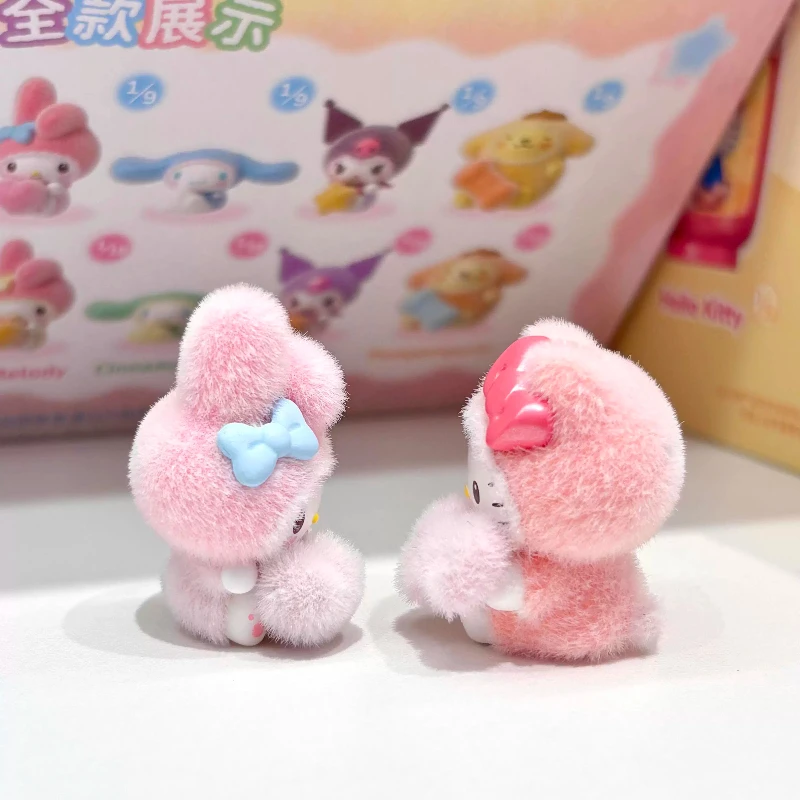 Sanrio Bolsa sorpresa bebé con mini peluches tiernos flocados - imagen 2