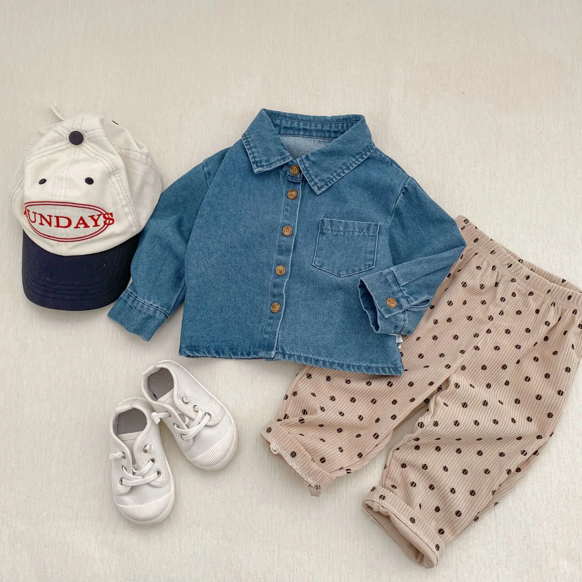 Look combinado con pantalón vaquero