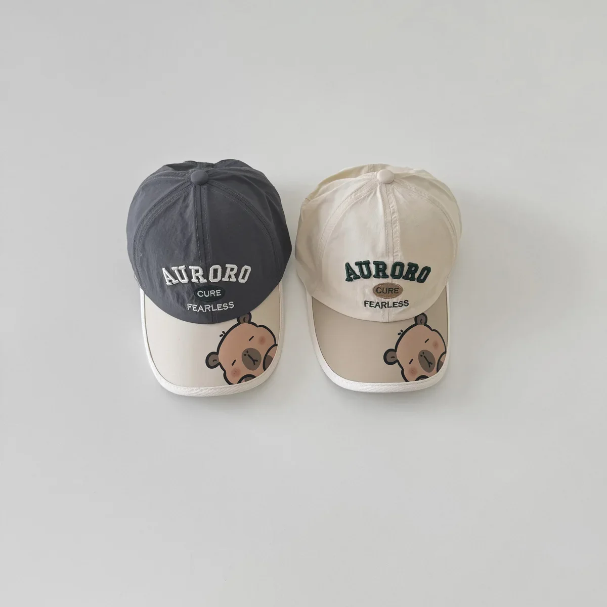 Gorra infantil en uso outdoor