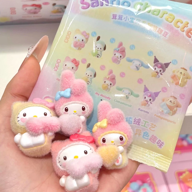 Sanrio Bolsa sorpresa bebé con mini peluches tiernos flocados