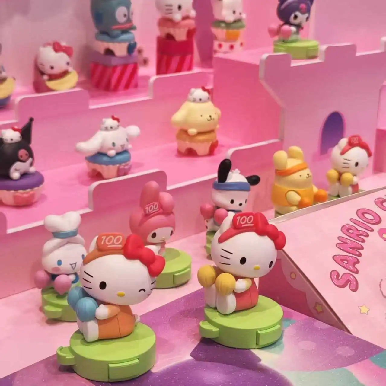 Sanrio personaje marcas completas animando escuadrón serie bolsa ciega juguetes regalo serie coleccionable Linda figura de dibujos animados juguete de adorno de escritorio - imagen 3