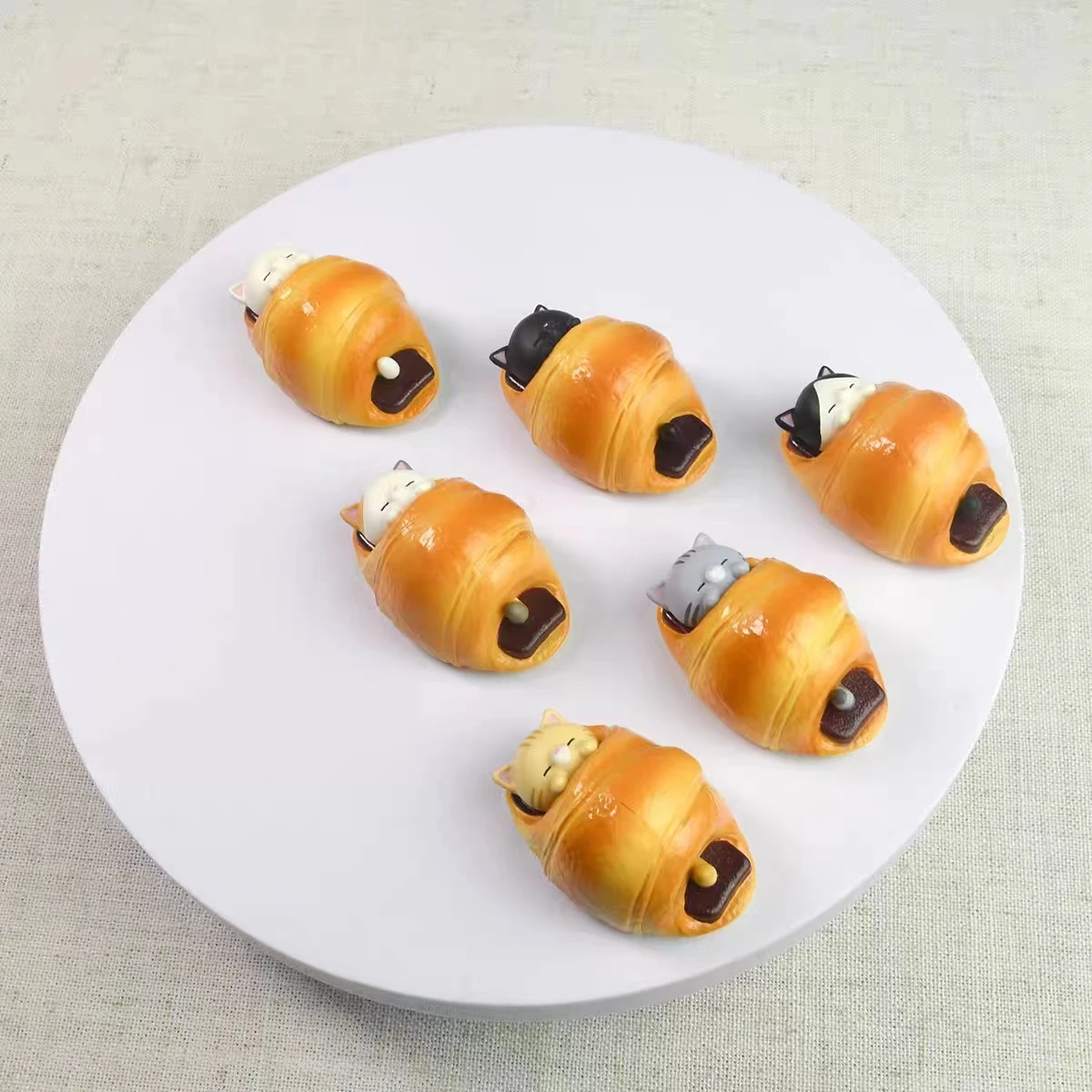 Qualia cápsula de juguete, saco dormir gato, figura mascota wassan, lindo kawaii, calico, caballa blanca, tabby, tigre, gatito, en pan - imagen 5