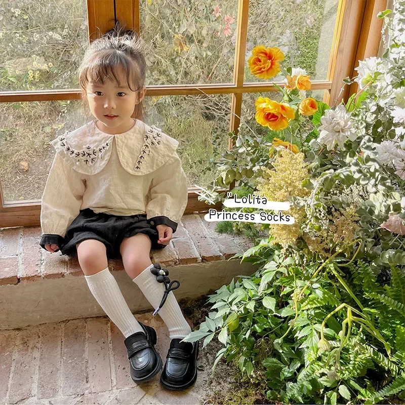 1 par de calcetines de pantorrilla dulces para niños jóvenes Color blanco negro estilo corazón Floral calcetín para niños primavera otoño calcetín escolar suave - imagen 4