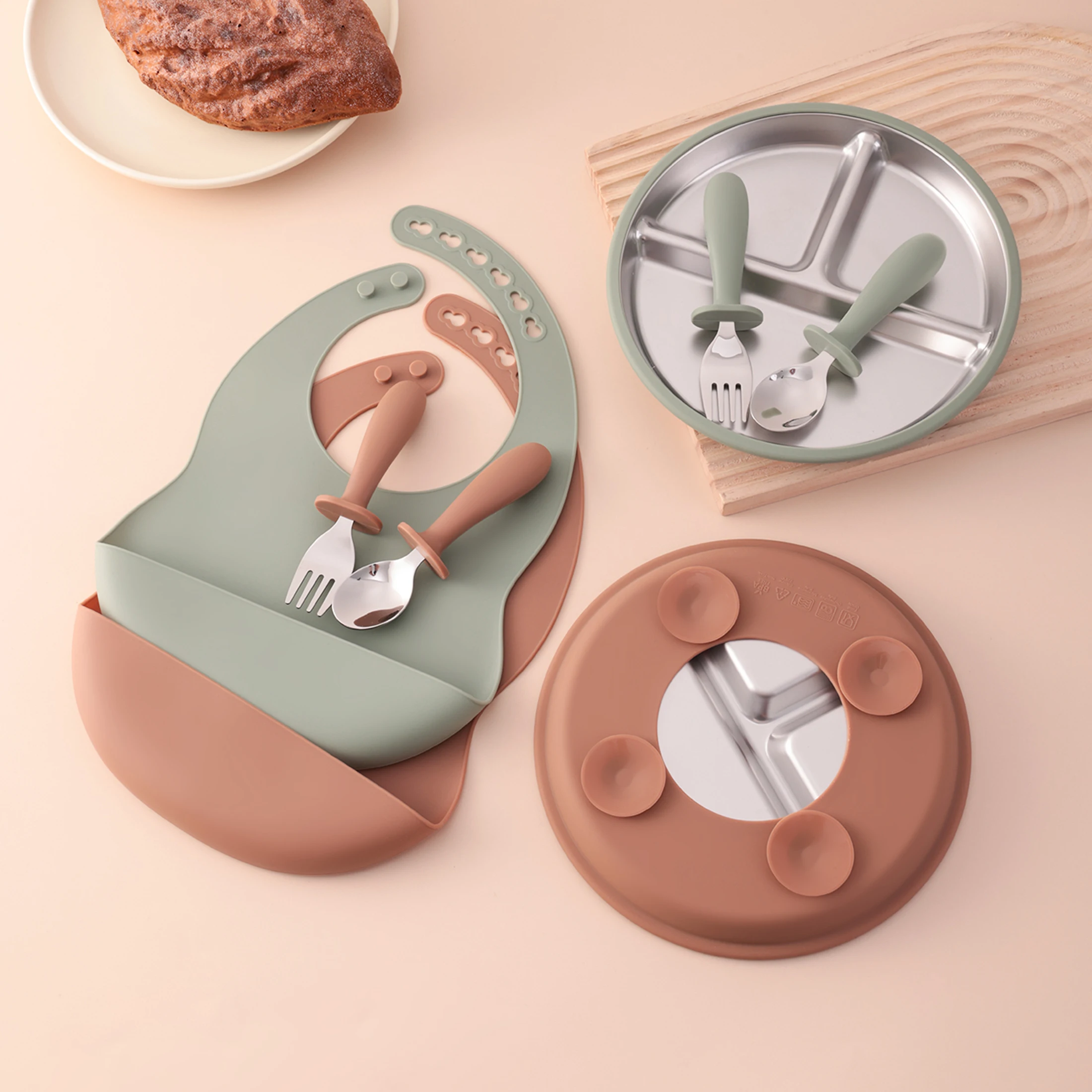 Platos desmontables de acero inoxidable, juego de alimentación de bebé con tenedor sin BPA, cuchara, babero, vajilla de destete, artículos para recién nacidos, 4 Uds. - imagen 2