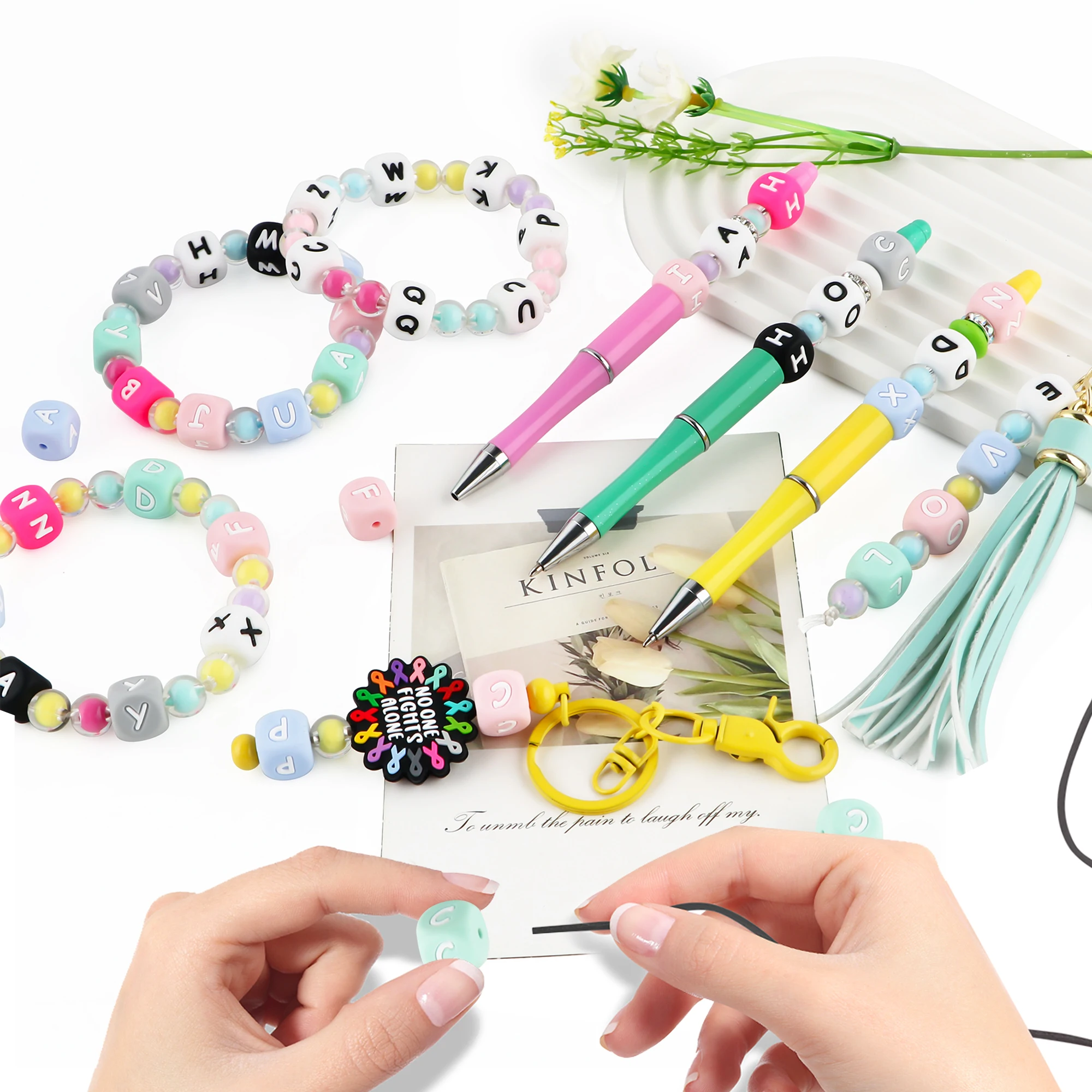 26 Uds azul/gris/rosa/verde/negro/blanco cuadrado 12mm cuentas de letras de silicona para fabricación de joyería DIY pulseras collares Accesorios - imagen 3