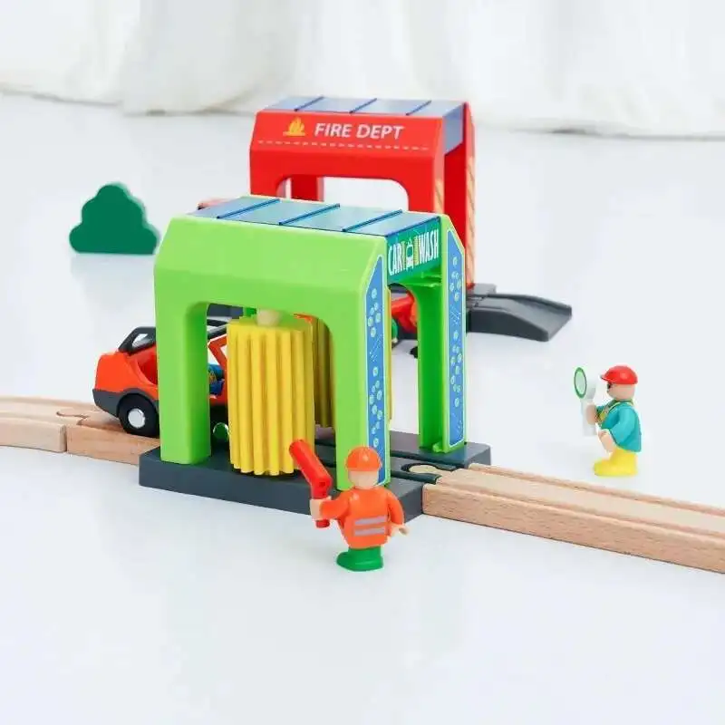 Juguetes de vía de tren de madera, estación de policía de plástico/sala de lavado de coches, escena de ciudad, accesorios de pistas de madera, juguetes ferroviarios para niños - imagen 3