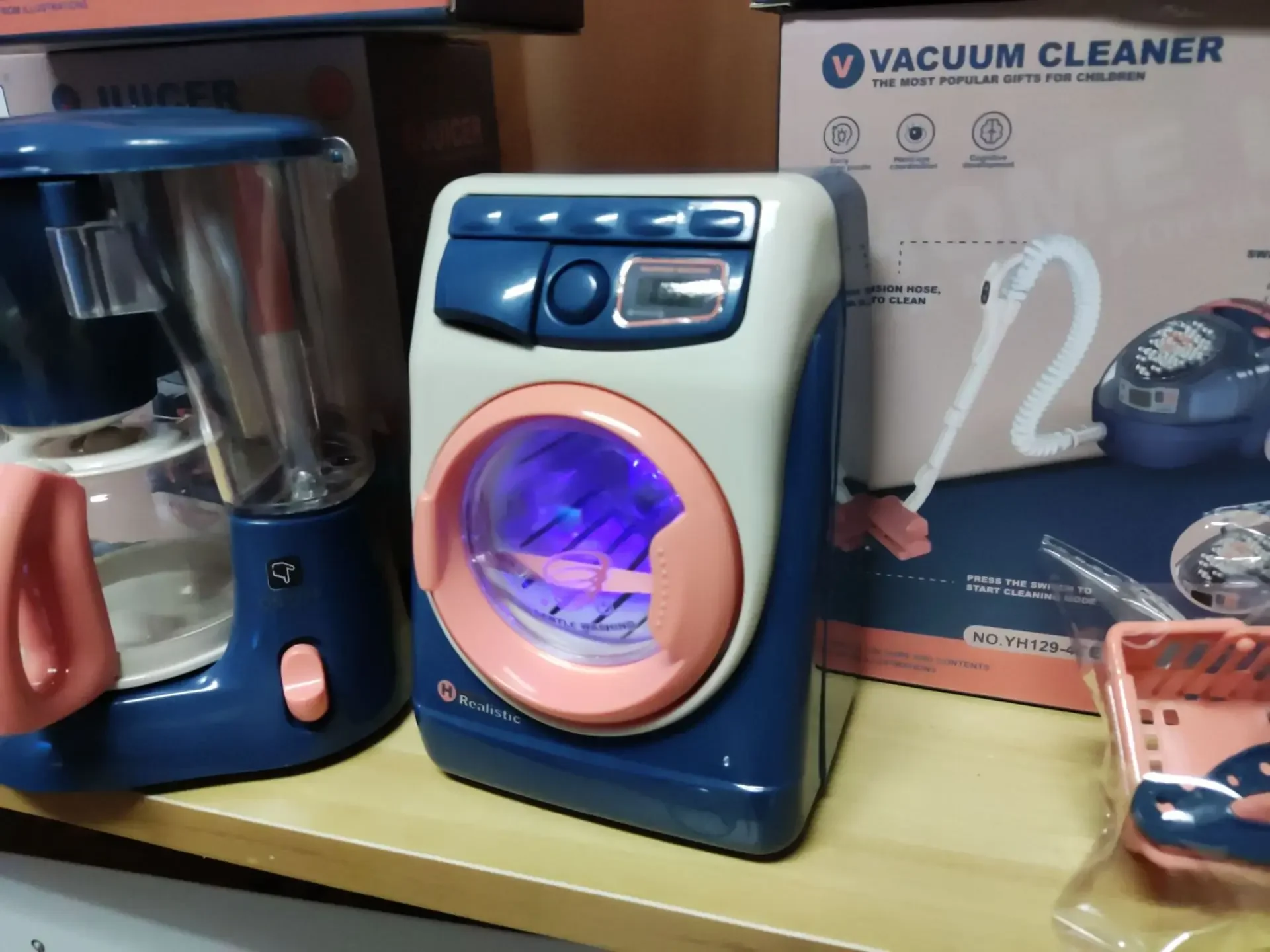 Electrodomésticos de juguete con detalles realistas