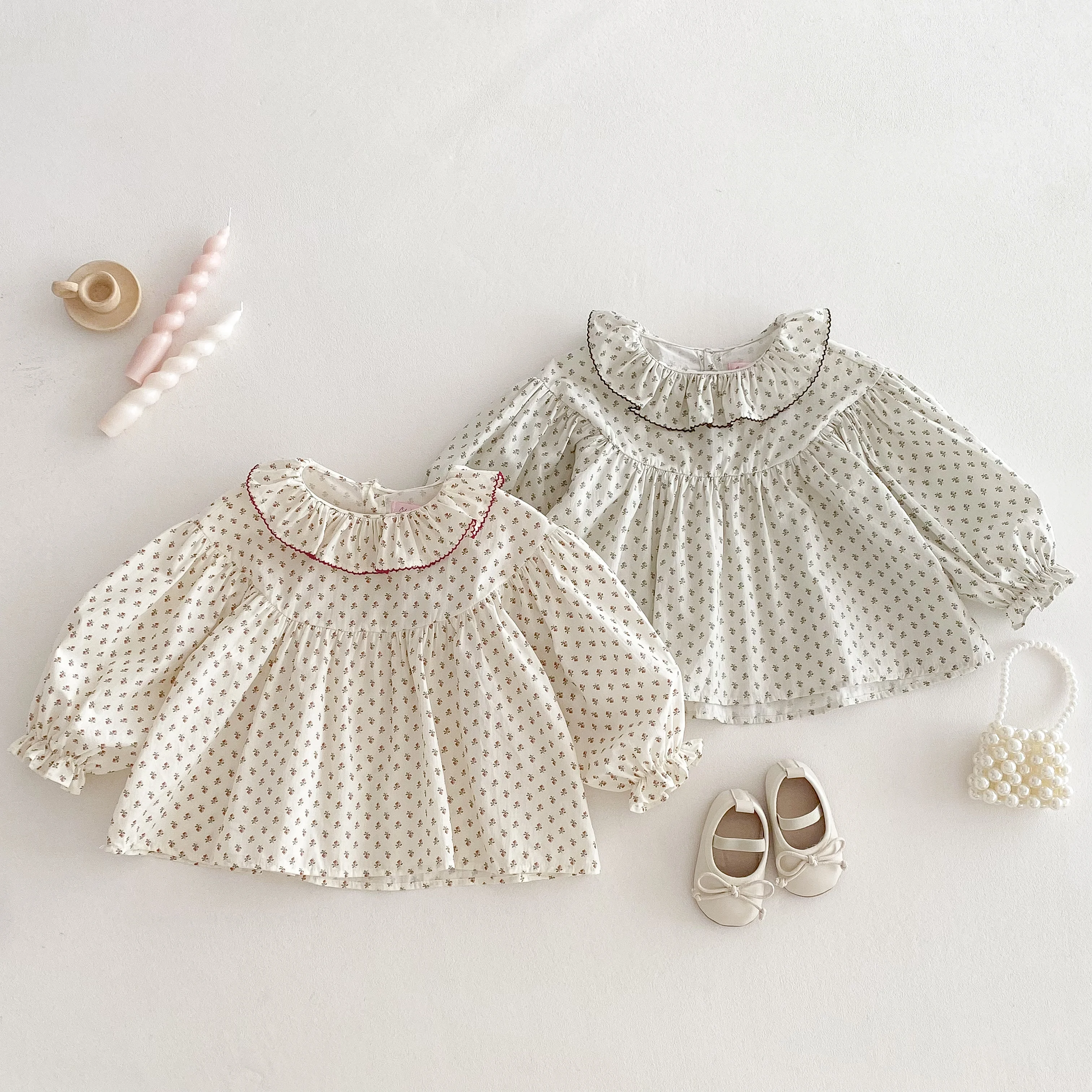 Blusa floral de algodón para niña – Mangas acampanadas y cuello encaje - imagen 4