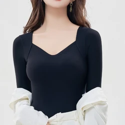 Top de capa base de manga larga cálido sin costuras para otoño-invierno para mujer - Ropa interior de cuello bajo ajustada con alfombrilla para el pecho de piel de belleza 3 en 1