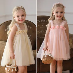 Milancel vestido de niña sin mangas con flores en relieve