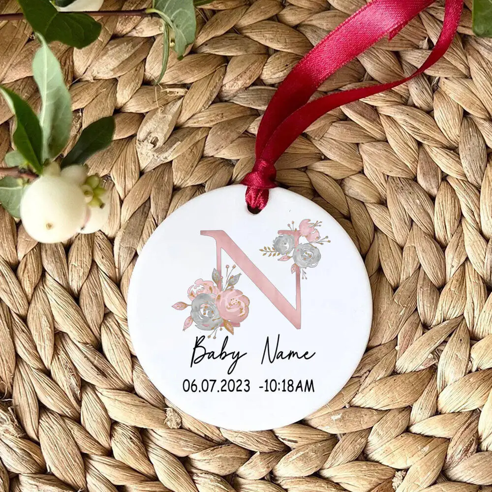 Adorno personalizado para bebé, accesorio de fotografía de recién nacido con letras de oro rosa, adorno de cerámica para nacimiento infantil - imagen 4