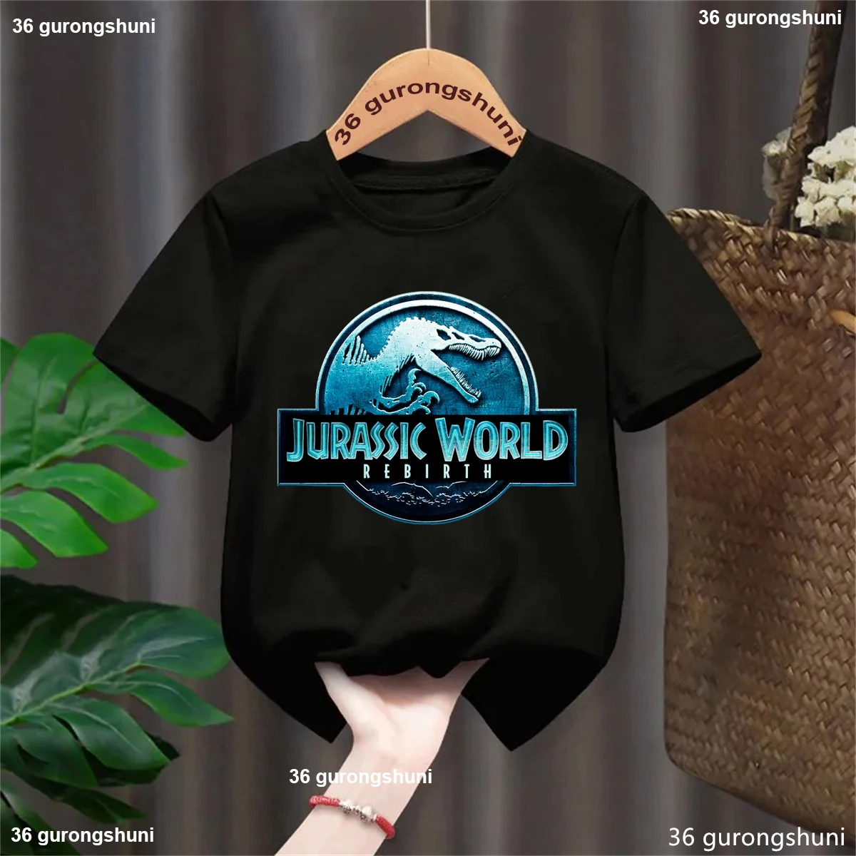 Camiseta Jurassic World azul con dinosaurios para niños