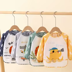 Babero impermeable de manga larga para bebé