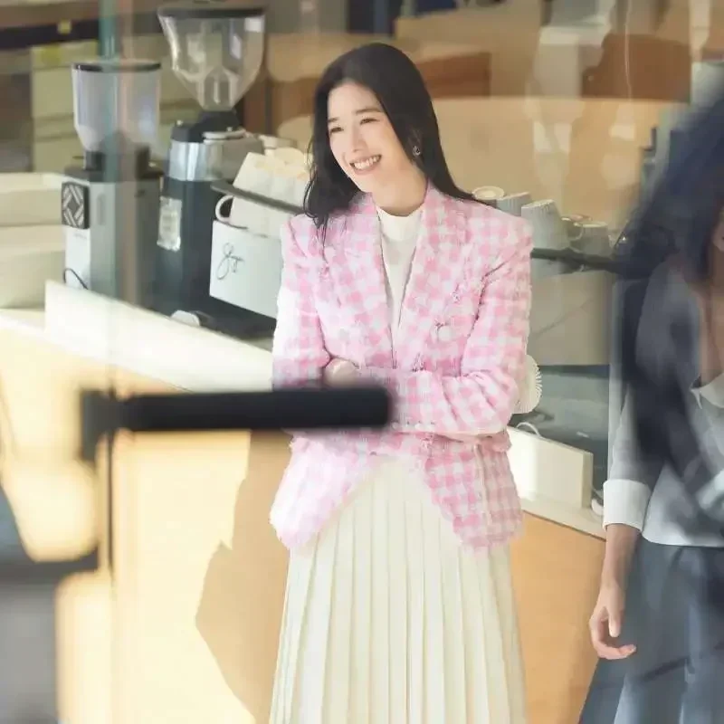 Traje informal rosa para mujer, abrigo personalizado de lujo con botón de cabeza de león, primavera y verano, el mismo estilo - imagen 2