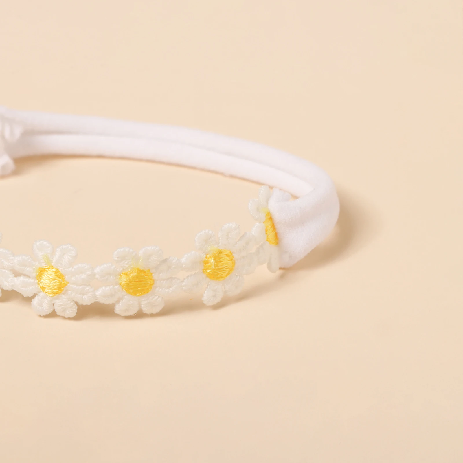 Diadema margarita para bebé – Suave accesorio de nailon - imagen 2