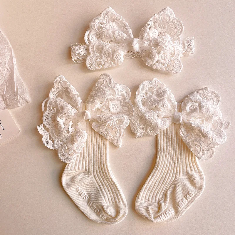 Set diadema calcetones bebé recién nacido blanco rosa fotografía