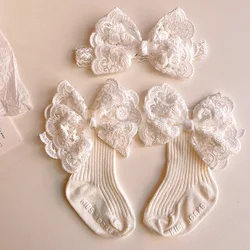 Set diadema calcetones bebé recién nacido blanco rosa fotografía