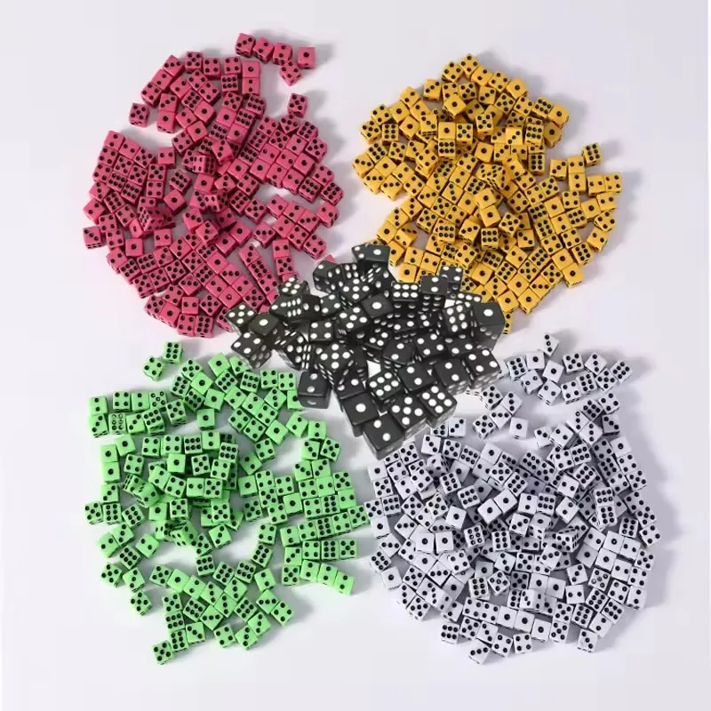 Dados de juego coloridos para niños – accesorios de fiesta - imagen 4