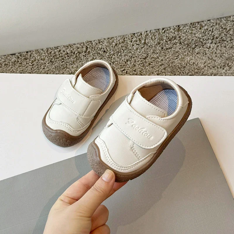 8878-White