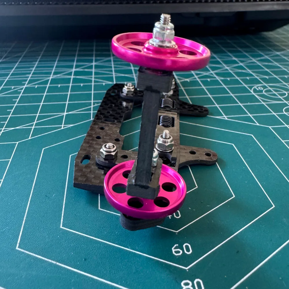 Coche teledirigido mini 4WD de fibra de carbono para niños – Ligero - imagen 4