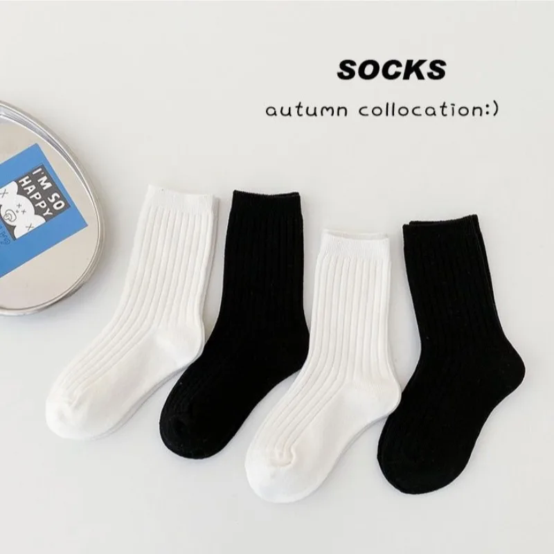 4 par/set deportivo simplicidad niños niño niña calcetín moda Color blanco negro calcetín hasta la pantorrilla para niños Primavera Verano calcetín escolar suave