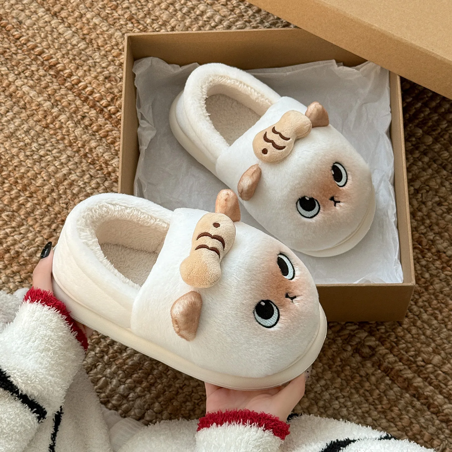 Nuevos zapatos de algodón para interiores para mujer, bonitos zapatos de casa cálidos de invierno con gato de dibujos animados, suela gruesa de felpa suave, zapato de algodón para el suelo del hogar para niñas - imagen 3