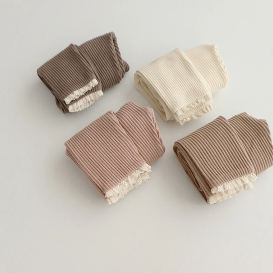 Leggings acanalados con volantes de encaje para niña - imagen 5