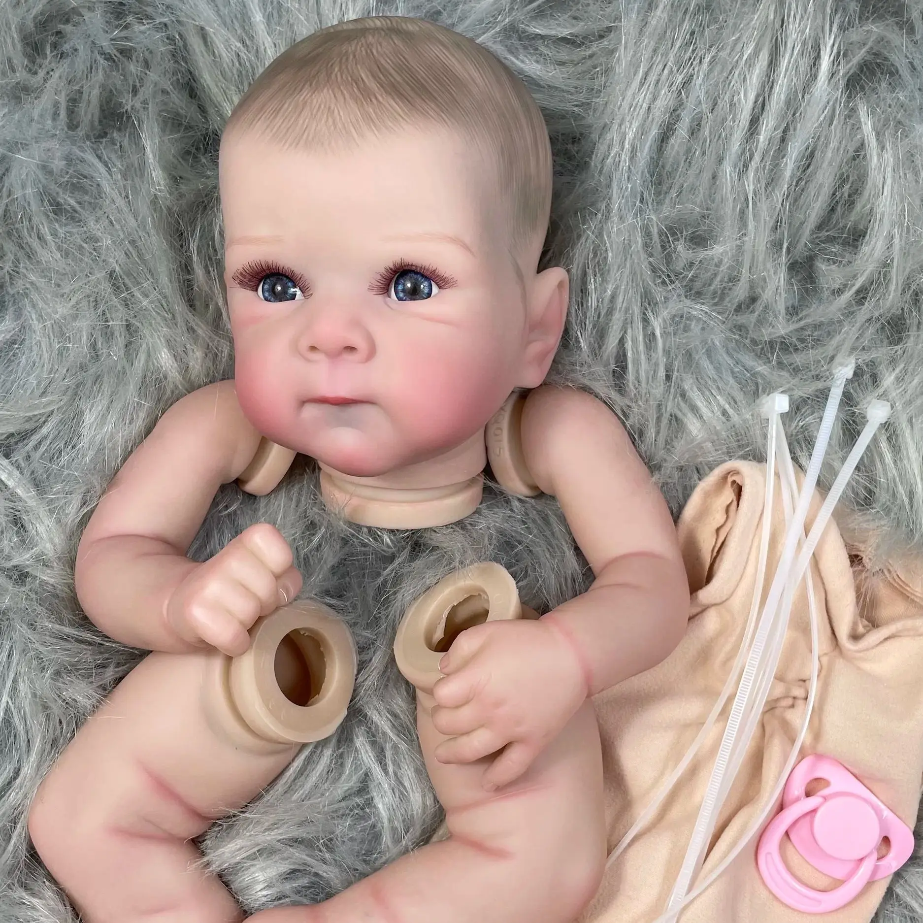 Muñeca Reborn Bettie: kit de montaje con pintura 3D en piel - imagen 4